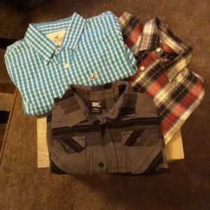 This bundle consist of 3 boy long sleeve shirts